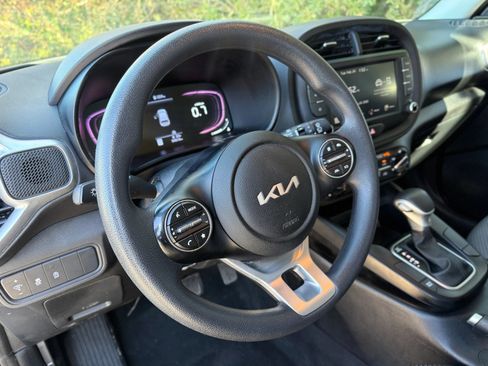 Used 2024 Kia Soul LX w/ Option Group 015 FWD image 37