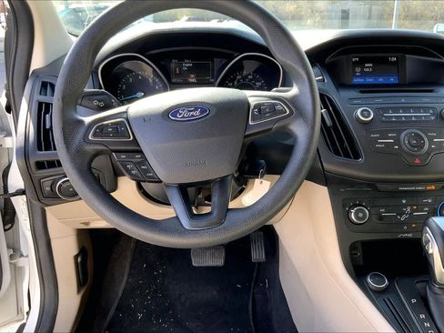 Used 2016 Ford Focus SE image 6