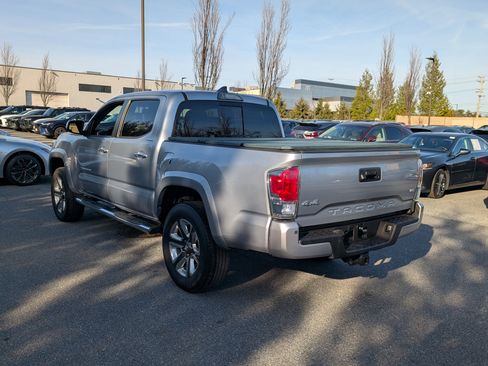 Used 2019 Toyota Tacoma Limited image 5
