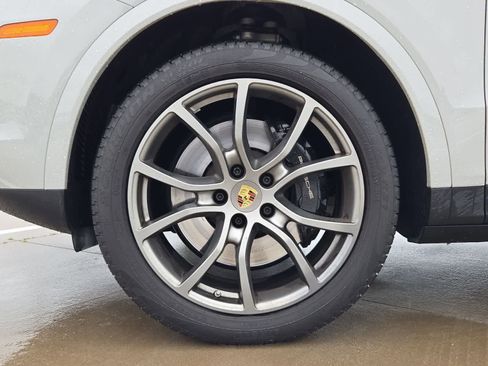 Used 2022 Porsche Cayenne S AWD/4WD image 12