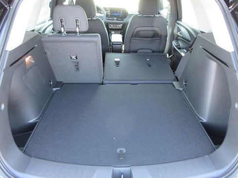 New 2026 Chevrolet TrailBlazer LT w/ LPO, Blackout Package FWD image 10