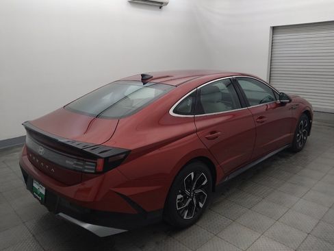 Used 2025 Hyundai Sonata SEL FWD image 9
