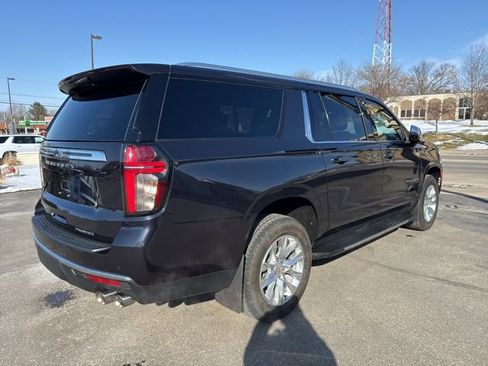 Used 2024 Chevrolet Suburban Premier w/ Premium Package image 5