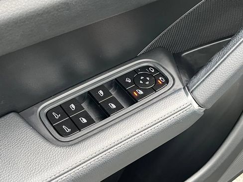 Used 2020 Porsche Cayenne AWD/4WD image 18