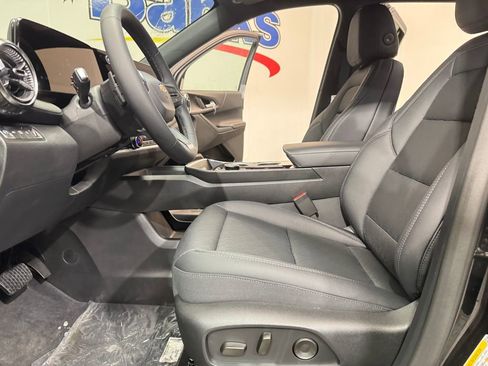 New 2026 Chevrolet Equinox LT w/ Convenience Package II AWD/4WD image 8