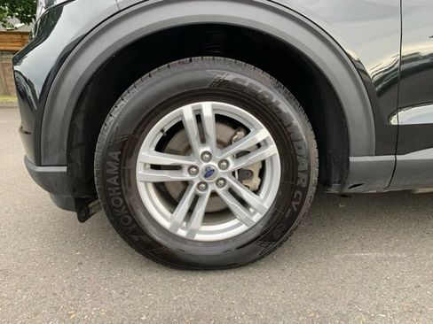 Certified 2024 Ford Explorer XLT w/ Equipment Group 202A AWD/4WD image 13
