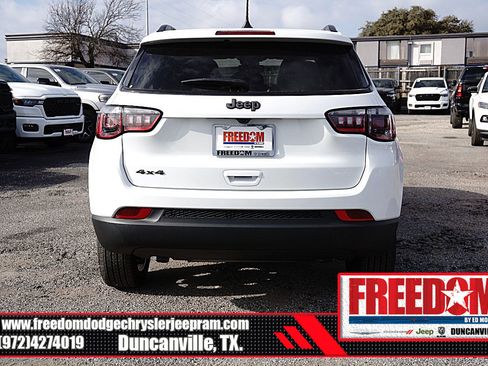 New 2026 Jeep Compass Latitude image 4