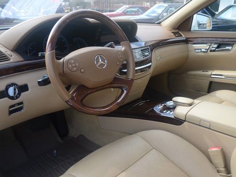 Used 2011 Mercedes-Benz S 550 image 9
