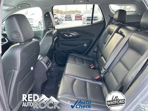 Used 2024 GMC Terrain SLT image 9