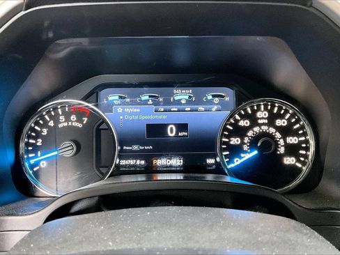 Used 2017 Ford F150 Lariat w/ Equipment Group 502A Luxury RWD image 18