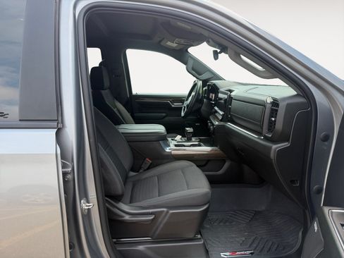 Used 2023 Chevrolet Silverado 1500 RST AWD/4WD image 15