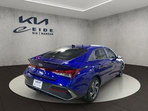 Used 2025 Hyundai Elantra Sport image 8