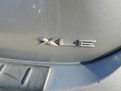 Used 2016 Toyota Avalon XLE FWD image 12