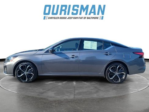 Used 2025 Nissan Altima 2.5 SR AWD/4WD image 3