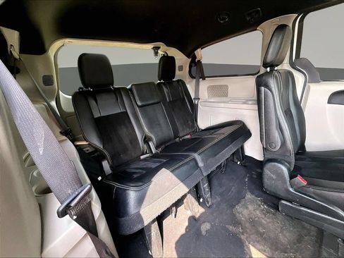 Used 2017 Dodge Grand Caravan SXT FWD image 29