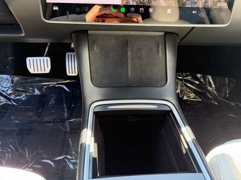 Used 2021 Tesla Model 3 Performance image 27