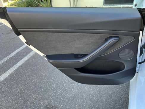 Used 2021 Tesla Model 3 Standard Range Plus image 60