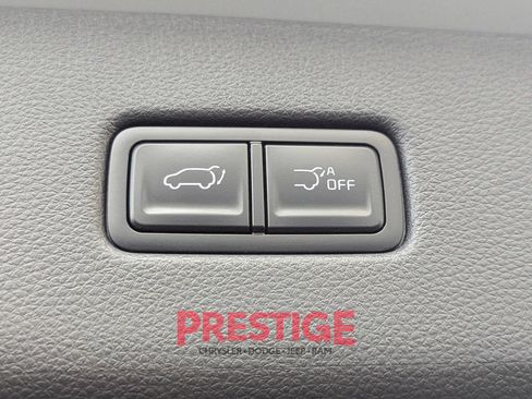 Used 2025 Kia Carnival SX Prestige FWD image 9