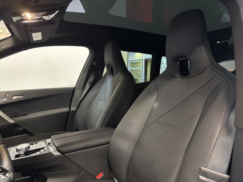 Used 2025 BMW iX xDrive50 w/ Premium Package image 7