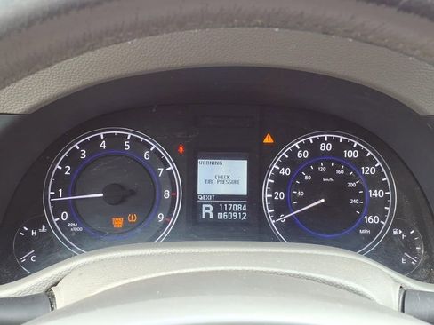 Used 2011 INFINITI G25 x w/ Moonroof Pkg image 27