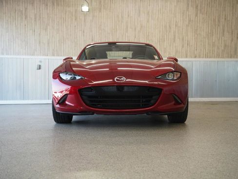 Used 2018 MAZDA MX-5 Miata RF Grand Touring image 2