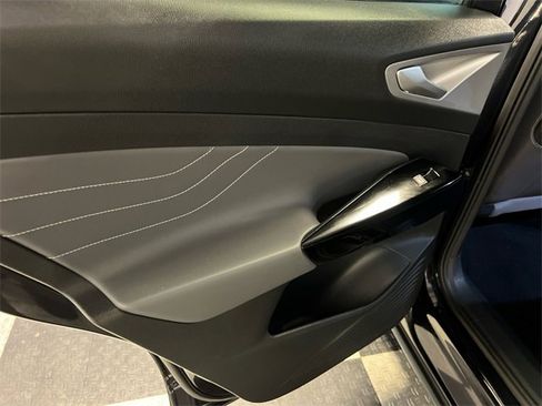 Used 2023 Volkswagen ID.4 S image 18