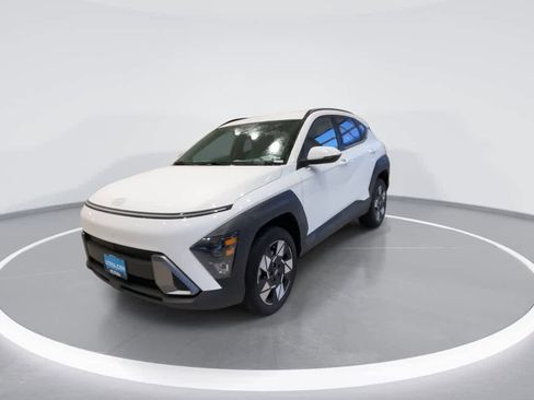Used 2025 Hyundai Kona SEL image 4