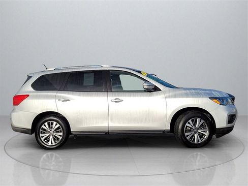 Used 2018 Nissan Pathfinder SL image 9