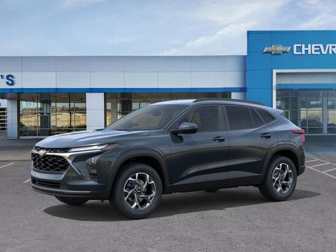 New 2026 Chevrolet Trax LT FWD image 2