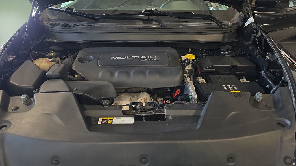 Used 2018 Jeep Cherokee Limited AWD/4WD image 11