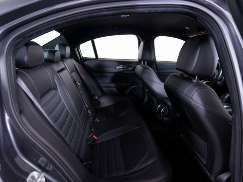 Used 2023 Alfa Romeo Giulia Quadrifoglio image 17