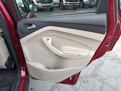 Used 2019 Ford Escape Titanium image 32