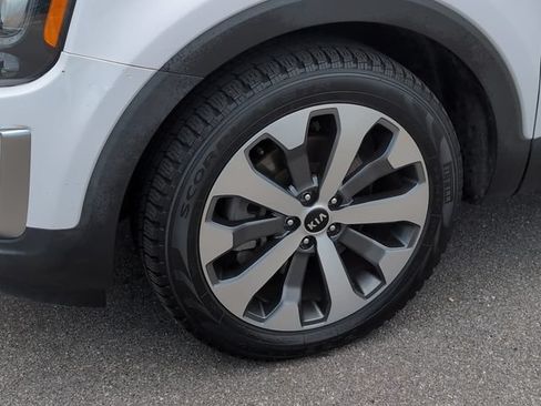 Used 2021 Kia Telluride EX w/ EX Premium Package FWD image 11