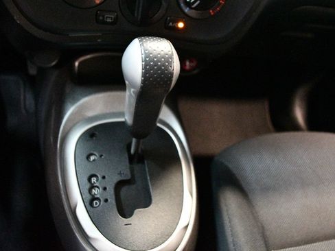 Used 2014 Nissan Juke S FWD image 6