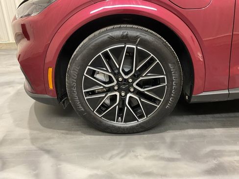 Used 2025 Ford Mustang Mach-E Premium image 6