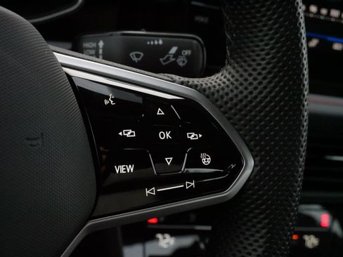 Certified 2025 Volkswagen Jetta GLI Autobahn image 25