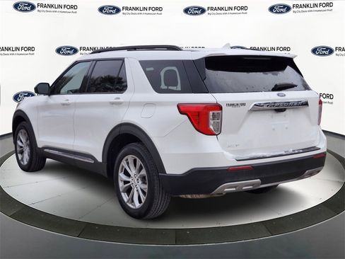 Certified 2022 Ford Explorer XLT w/ Equipment Group 202A image 3
