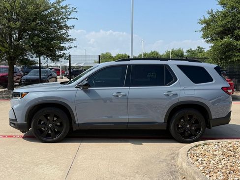 Used 2025 Honda Pilot Black Edition image 2