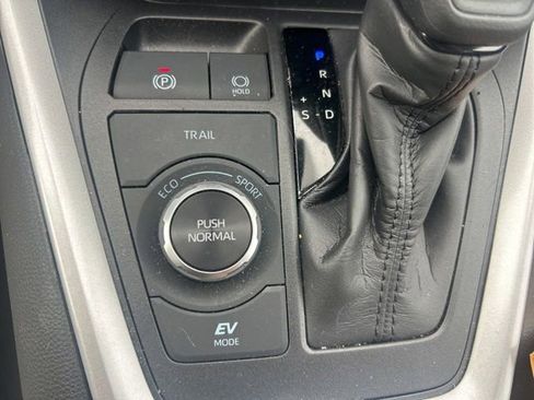 Certified 2025 Toyota RAV4 XLE w/ Convenience Package AWD/4WD image 20