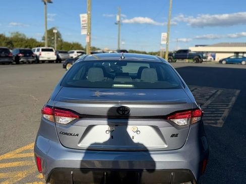 Used 2023 Toyota Corolla SE FWD image 5