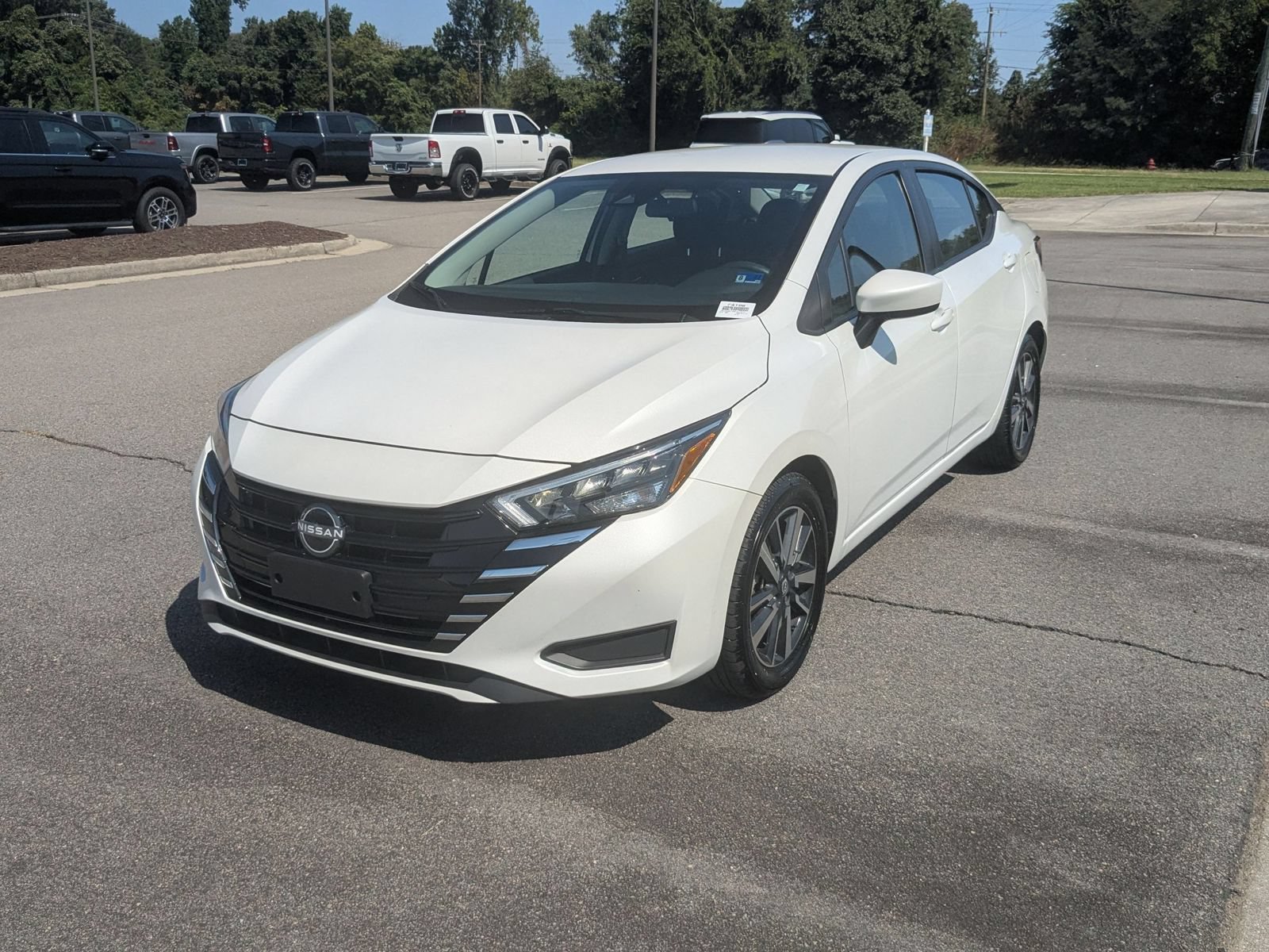 Used 2025 Nissan Versa SV FWD image 7