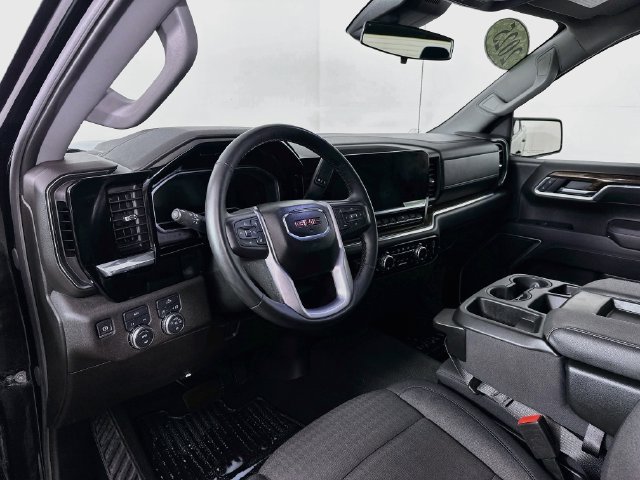 Used 2025 GMC Sierra 1500 Elevation AWD/4WD image 3