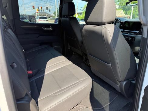 Used 2025 GMC Sierra 1500 SLT AWD/4WD image 23