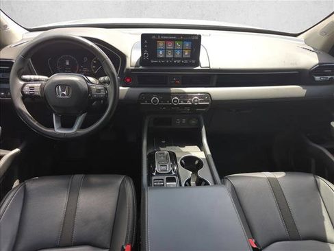 Used 2025 Honda Pilot Touring image 18