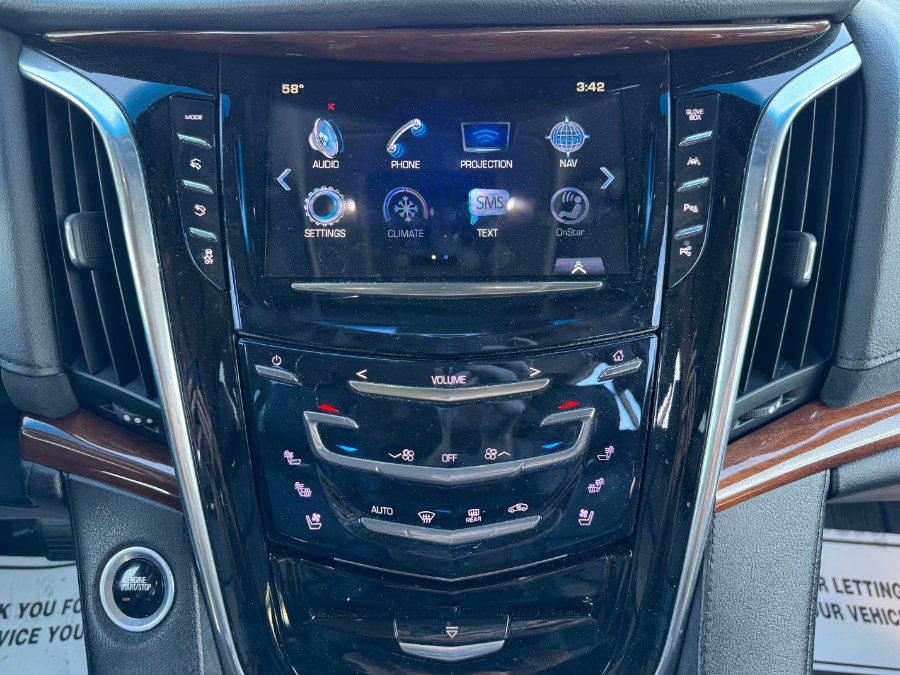 Used 2018 Cadillac Escalade Luxury AWD/4WD image 24