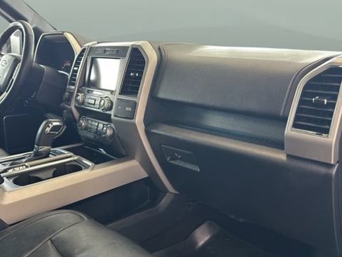 Used 2019 Ford F150 Lariat w/ Equipment Group 502A Luxury AWD/4WD image 21