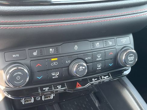 Used 2025 Dodge Durango R/T AWD/4WD image 21