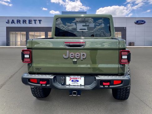 Used 2022 Jeep Gladiator Rubicon w/ LED Lighting Group AWD/4WD image 6