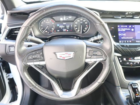 Used 2023 Cadillac XT6 Premium Luxury image 36