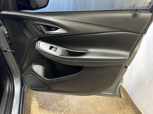 Used 2021 Buick Encore GX Preferred w/ Cold Weather Comfort Package FWD image 25